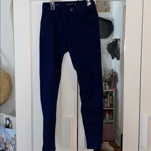 Skinny, cropped high waist jean